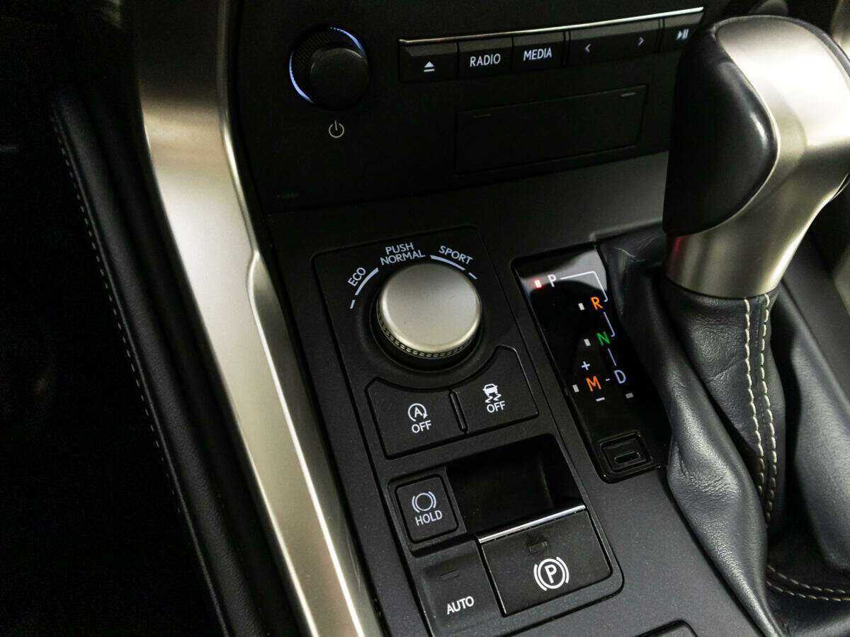 Lexus NX с пробегом — 2015 год. Фото: #18