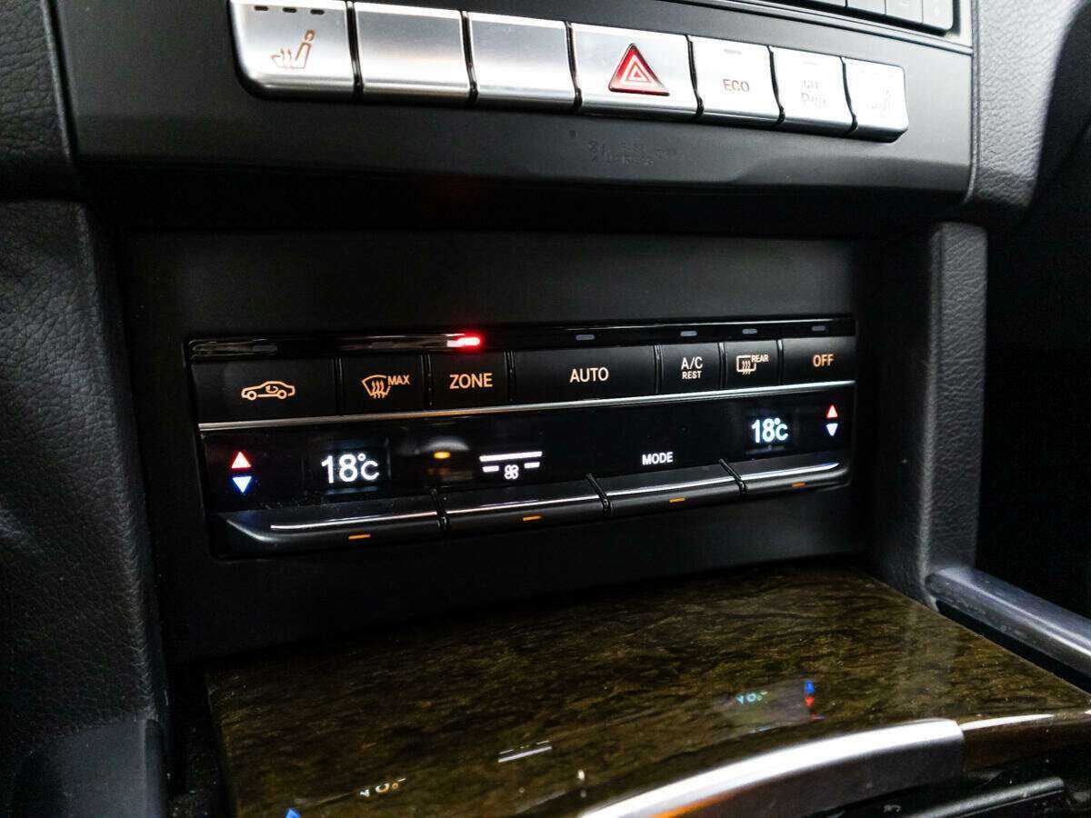 Mercedes-Benz E-Класс с пробегом — 2015 год. Фото: #15