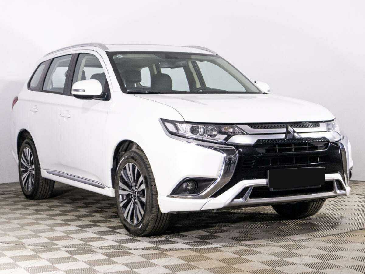 Mitsubishi Outlander с пробегом — 2022 год. Фото: #2