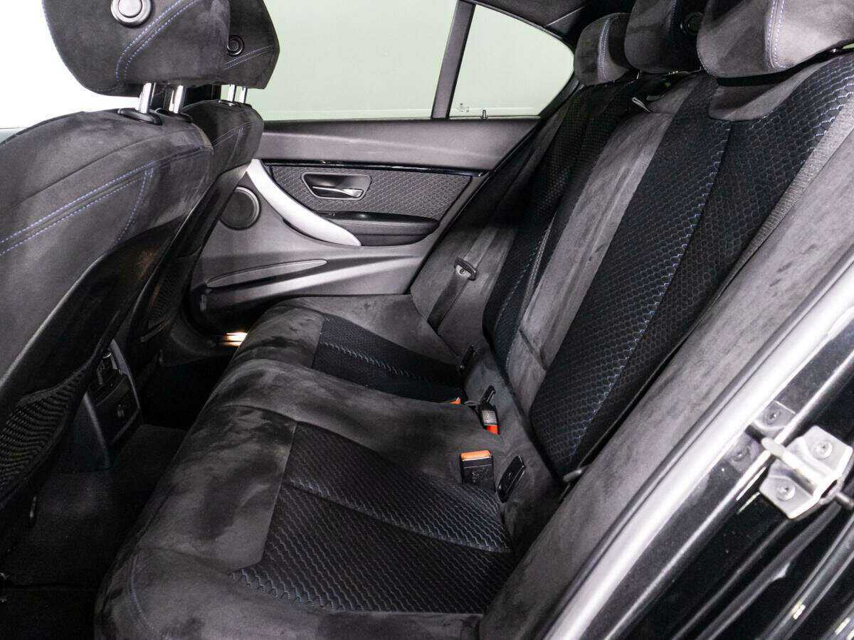 BMW 3 серии с пробегом — 2017 год. Фото: #9