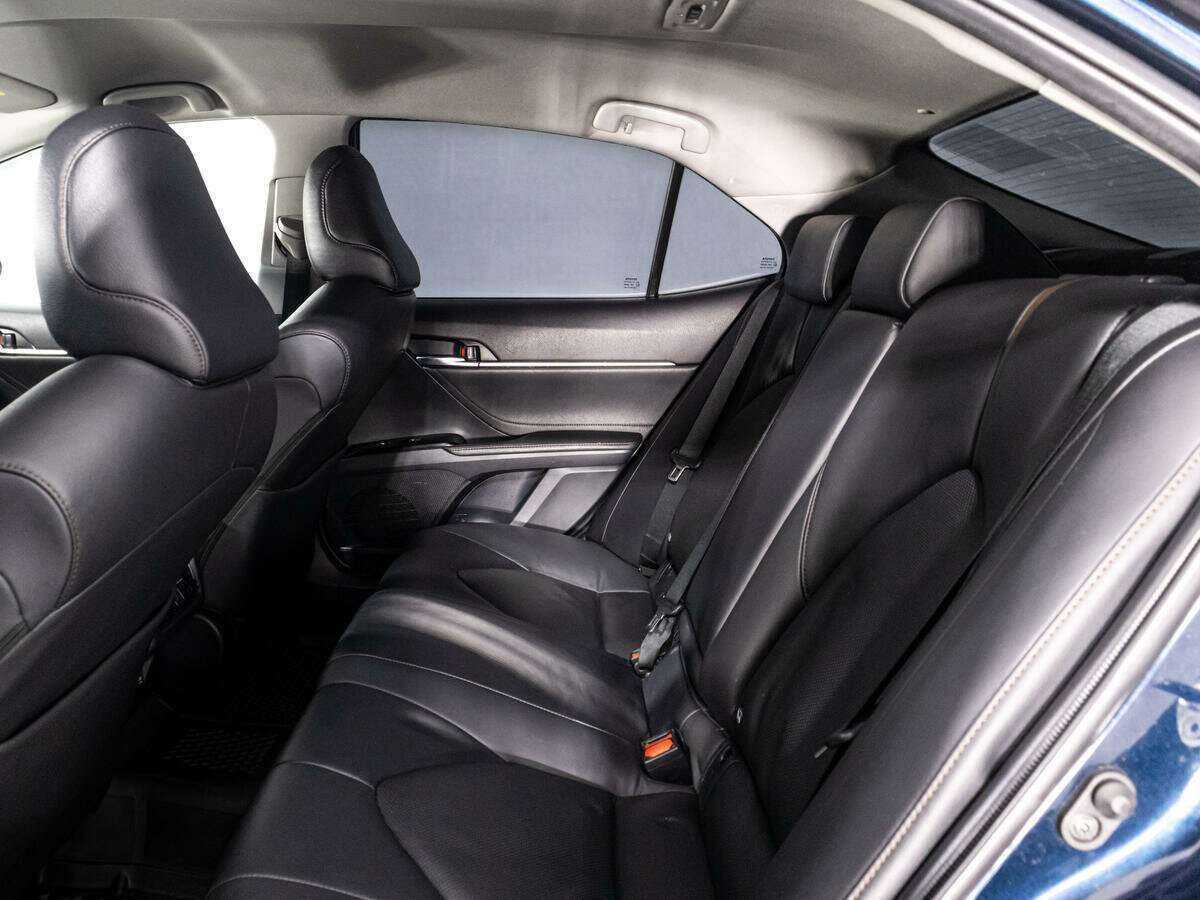 Toyota Camry с пробегом — 2018 год. Фото: #9