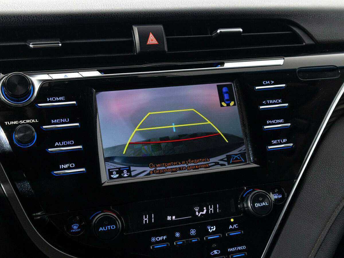 Toyota Camry с пробегом — 2018 год. Фото: #16