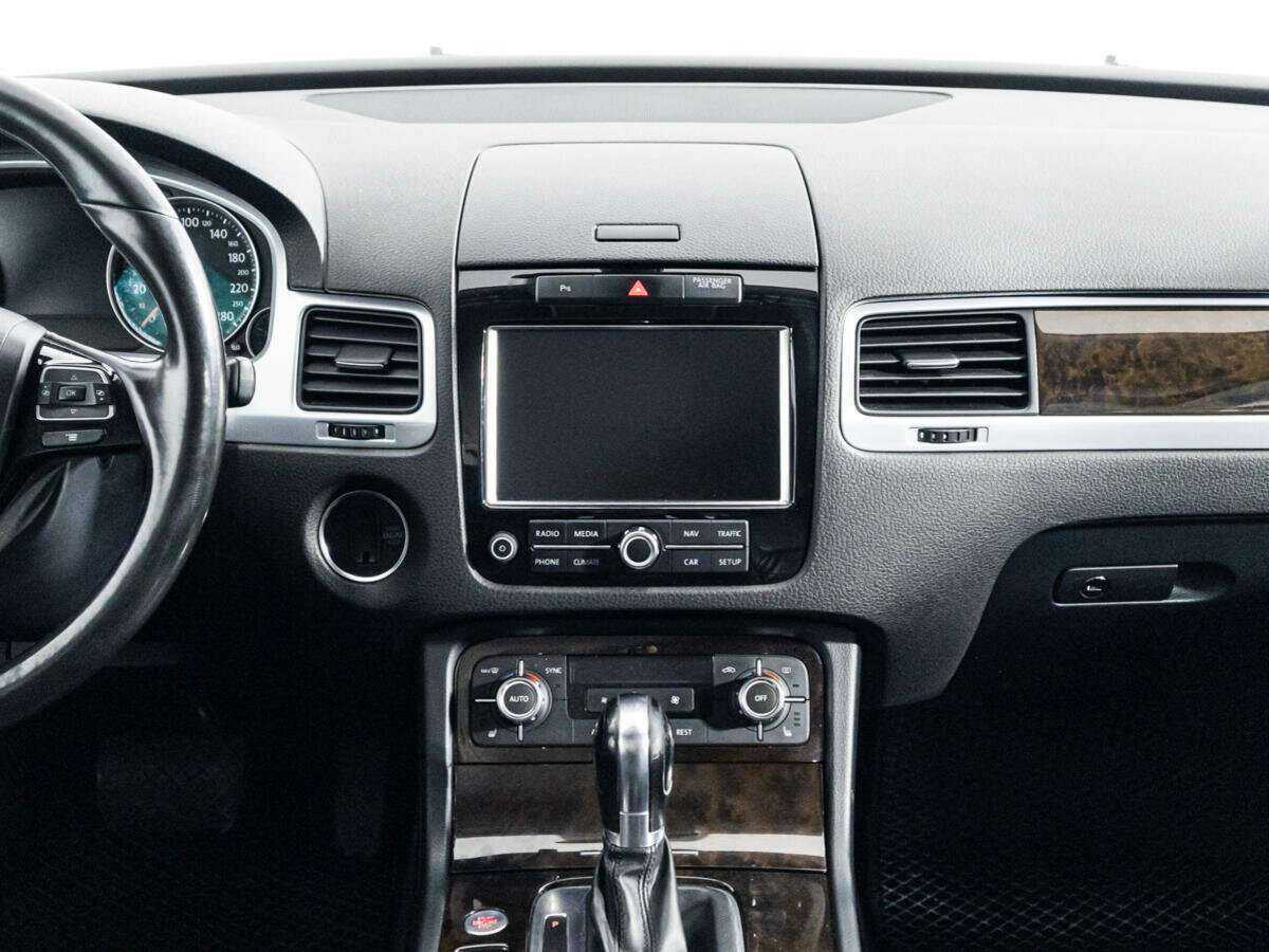 Volkswagen Touareg с пробегом — 2012 год. Фото: #11