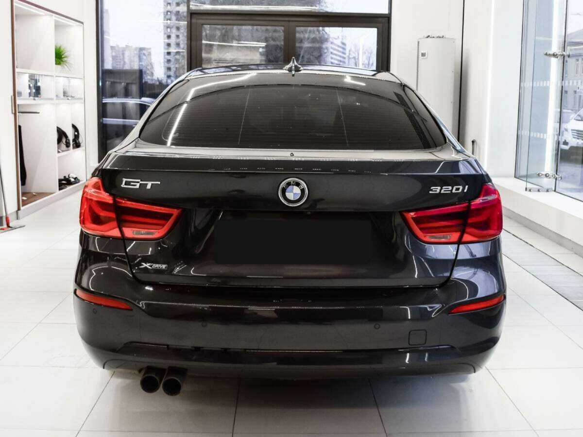 BMW 3 серии с пробегом — 2016 год. Фото: #2