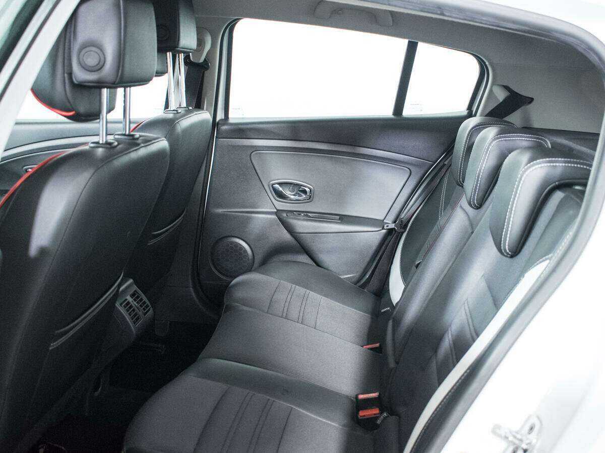 Renault Megane с пробегом — 2013 год. Фото: #9