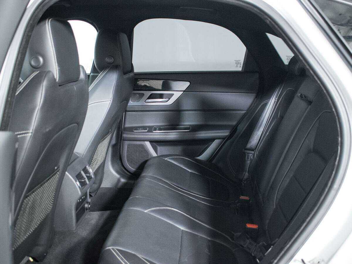 Jaguar XF с пробегом — 2016 год. Фото: #9
