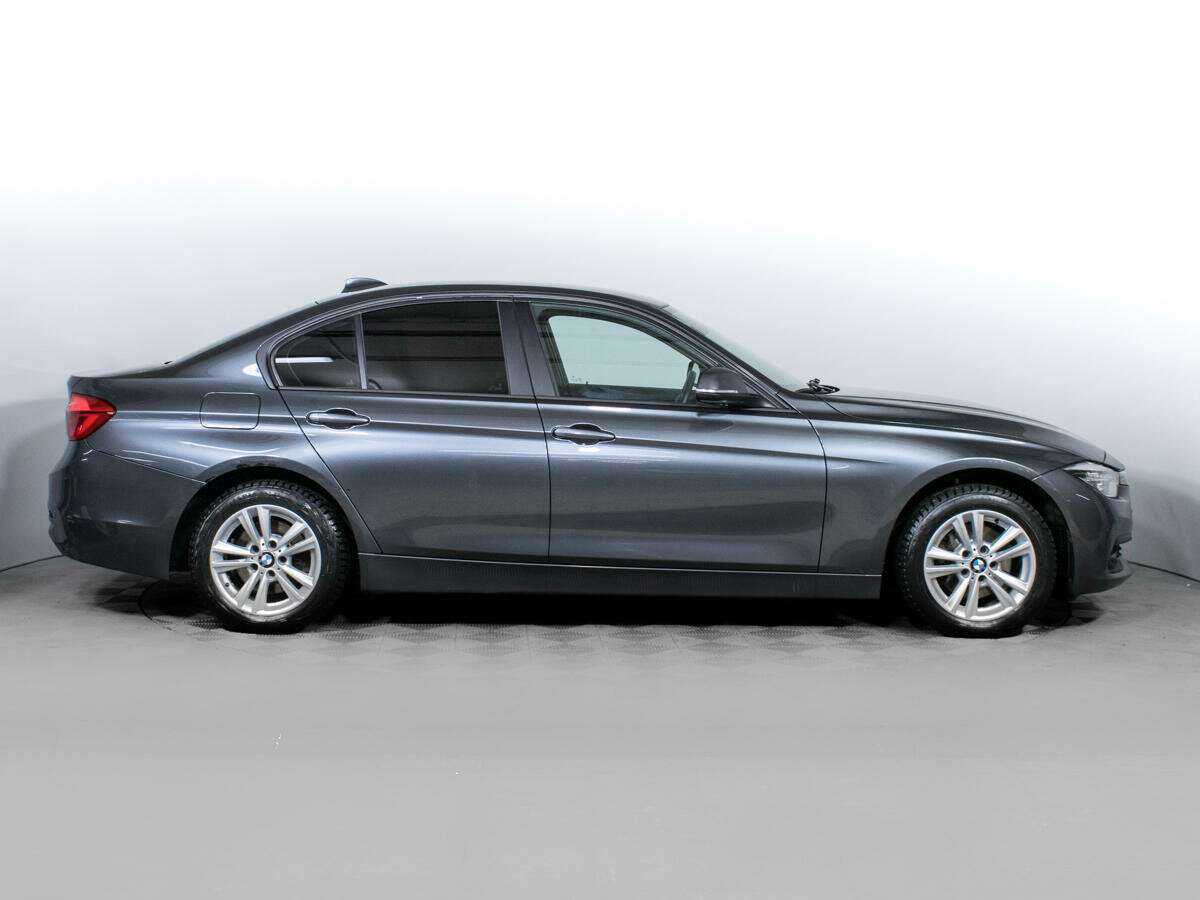 BMW 3 серии с пробегом — 2017 год. Фото: #3