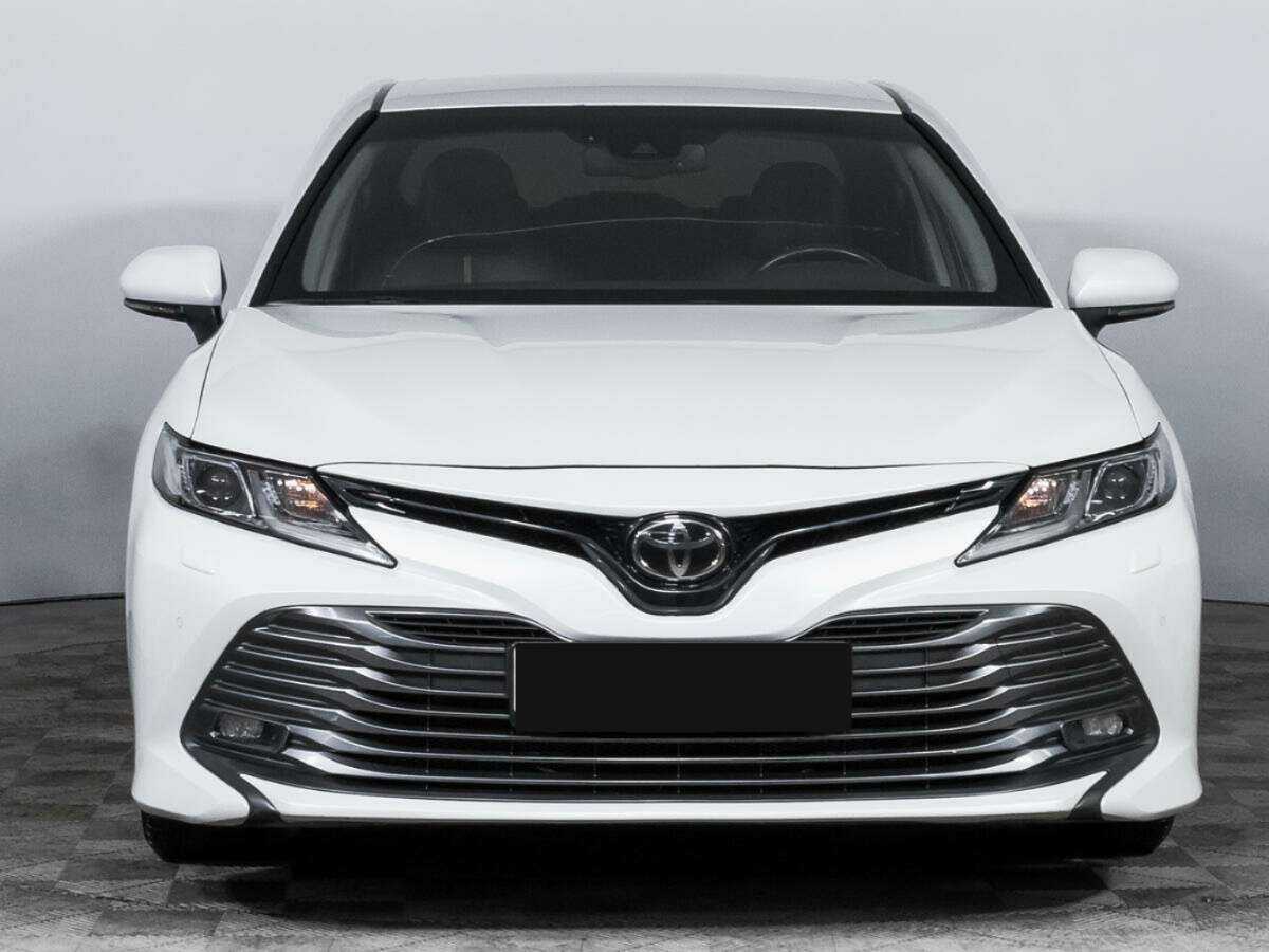 Toyota Camry с пробегом — 2019 год. Фото: #1