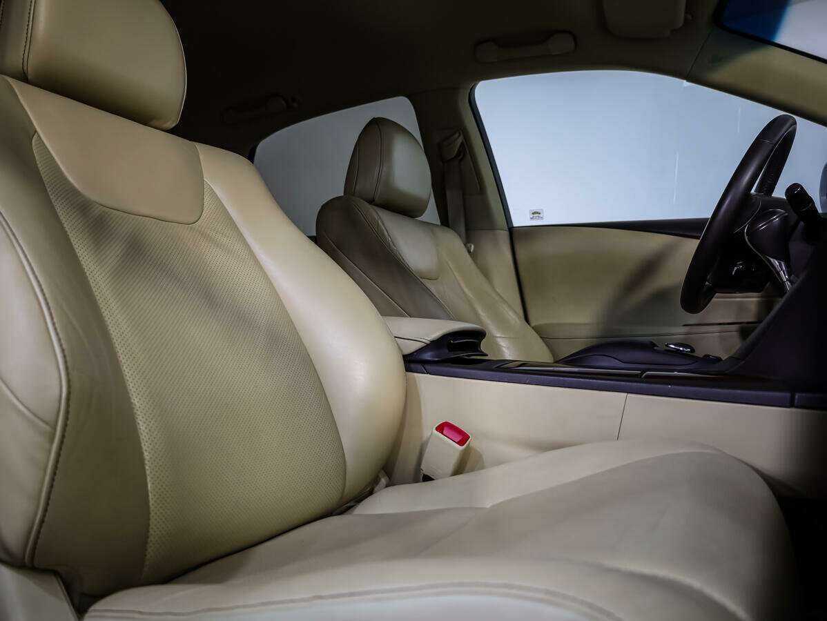 Lexus RX с пробегом — 2012 год. Фото: #9