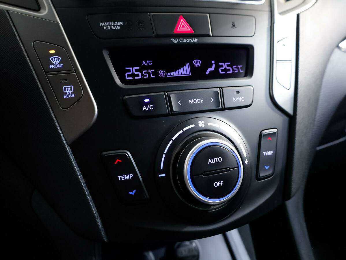 Hyundai Santa Fe с пробегом — 2017 год. Фото: #21
