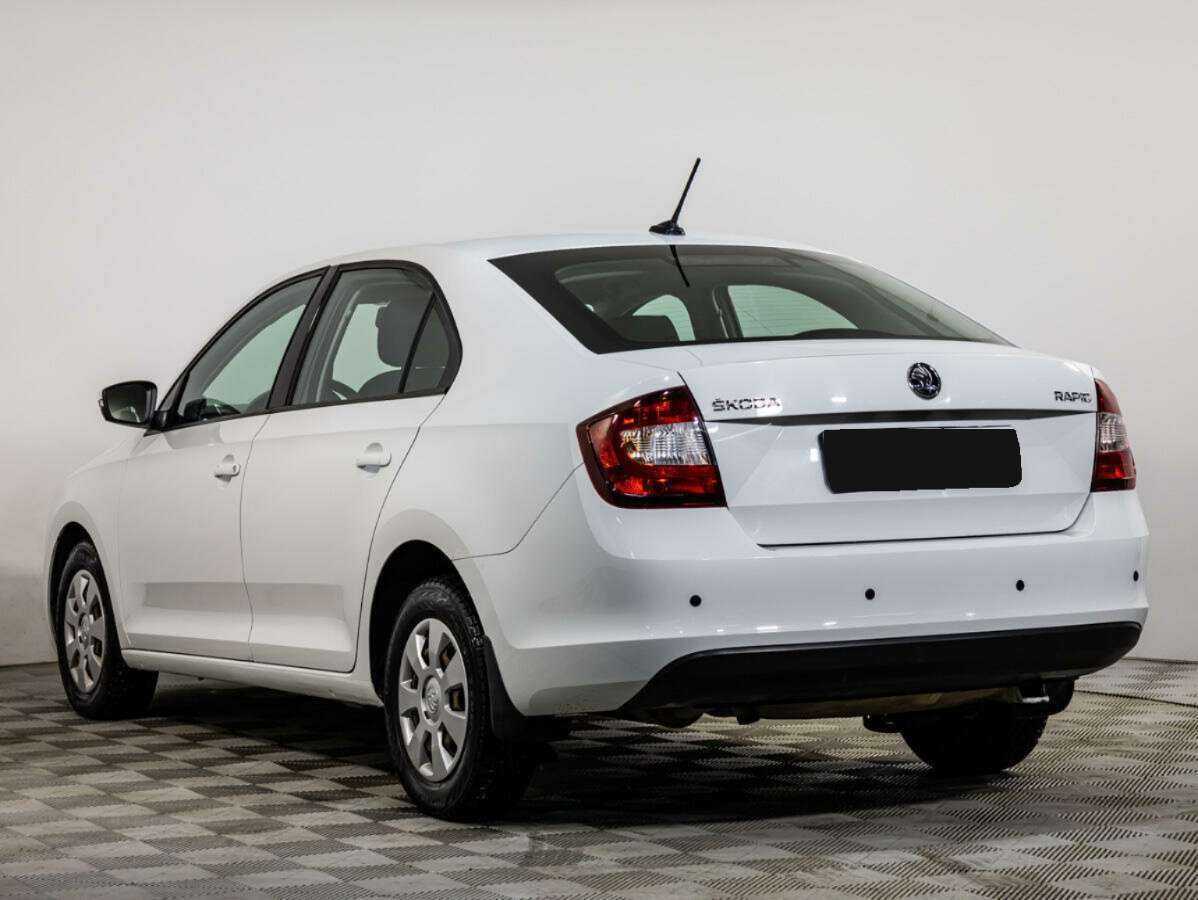 Skoda Rapid с пробегом — 2017 год. Фото: #5