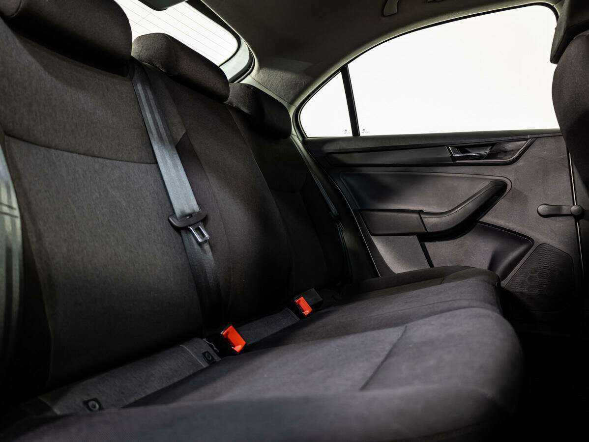 Skoda Rapid с пробегом — 2017 год. Фото: #10