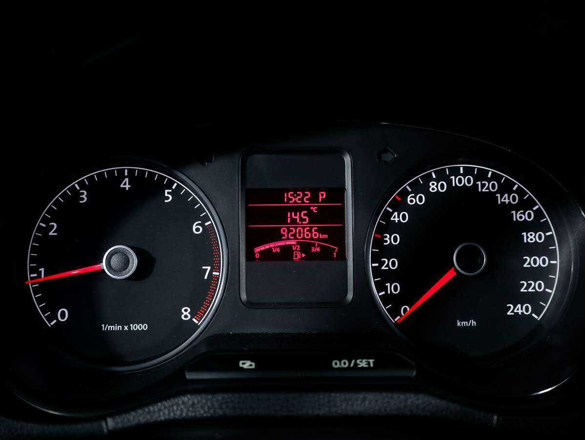 Volkswagen Polo с пробегом — 2013 год. Фото: #9