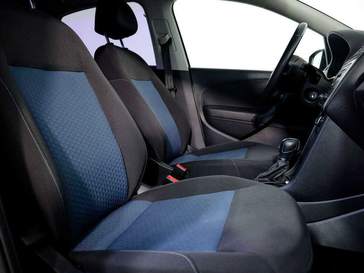 Volkswagen Polo с пробегом — 2013 год. Фото: #10