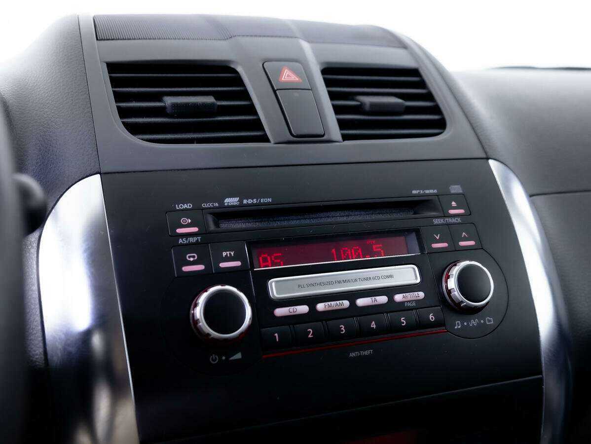 Suzuki SX4 с пробегом — 2012 год. Фото: #11