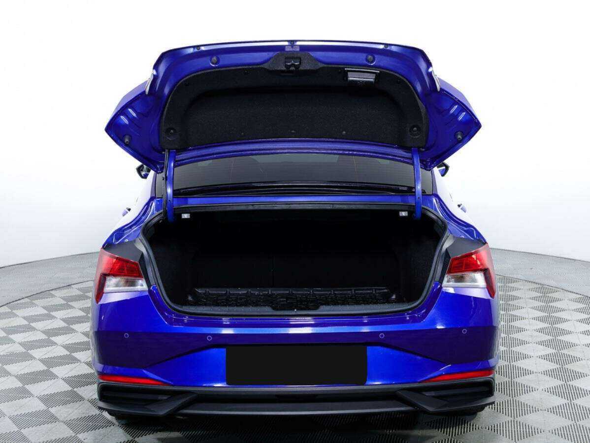 Hyundai Elantra с пробегом — 2021 год. Фото: #8