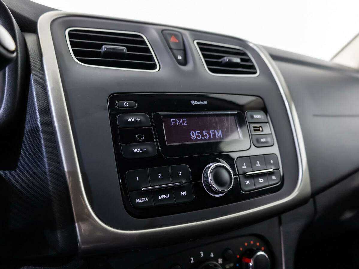 Renault Logan с пробегом — 2019 год. Фото: #11