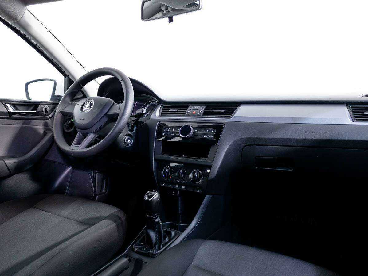 Skoda Rapid с пробегом — 2017 год. Фото: #7