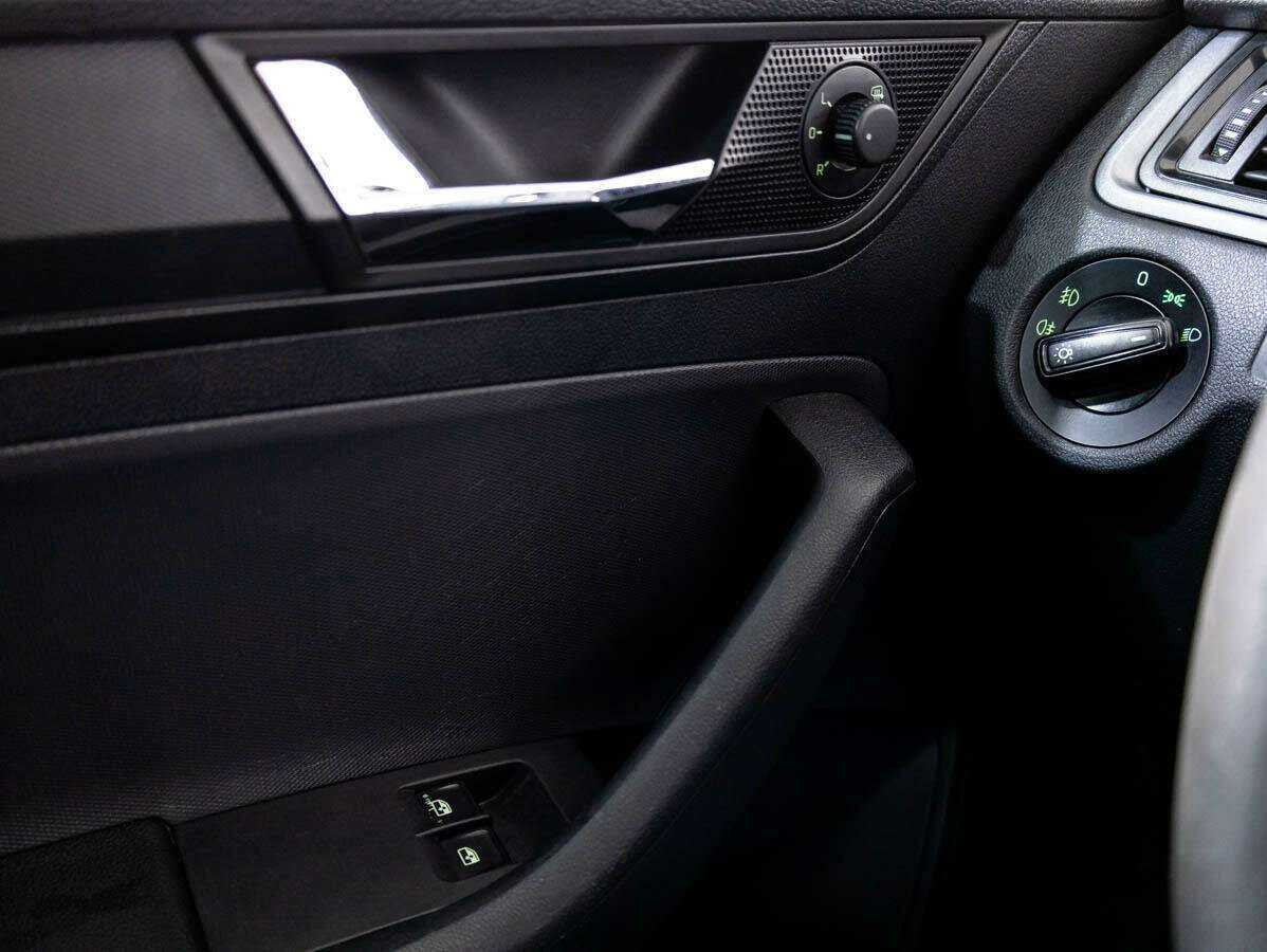 Skoda Rapid с пробегом — 2017 год. Фото: #13