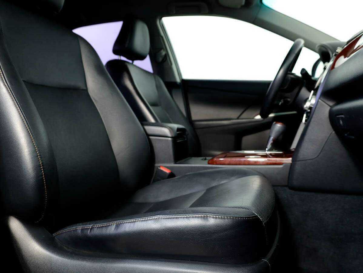 Toyota Camry с пробегом — 2013 год. Фото: #11