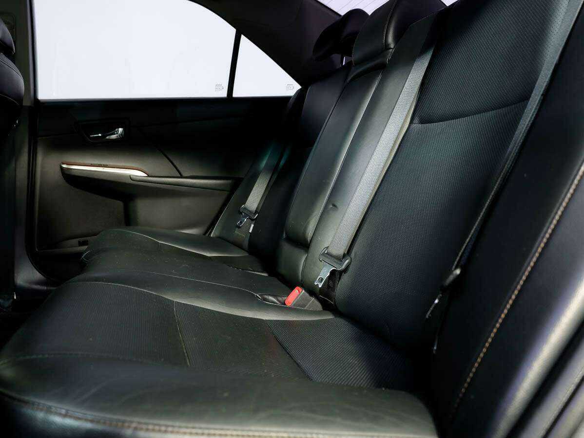 Toyota Camry с пробегом — 2013 год. Фото: #12