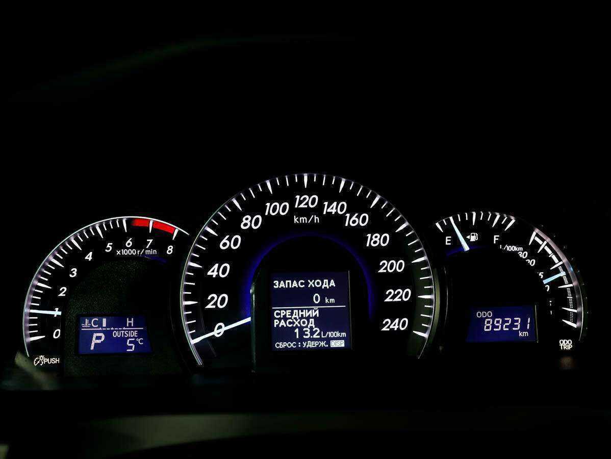 Toyota Camry с пробегом — 2013 год. Фото: #23