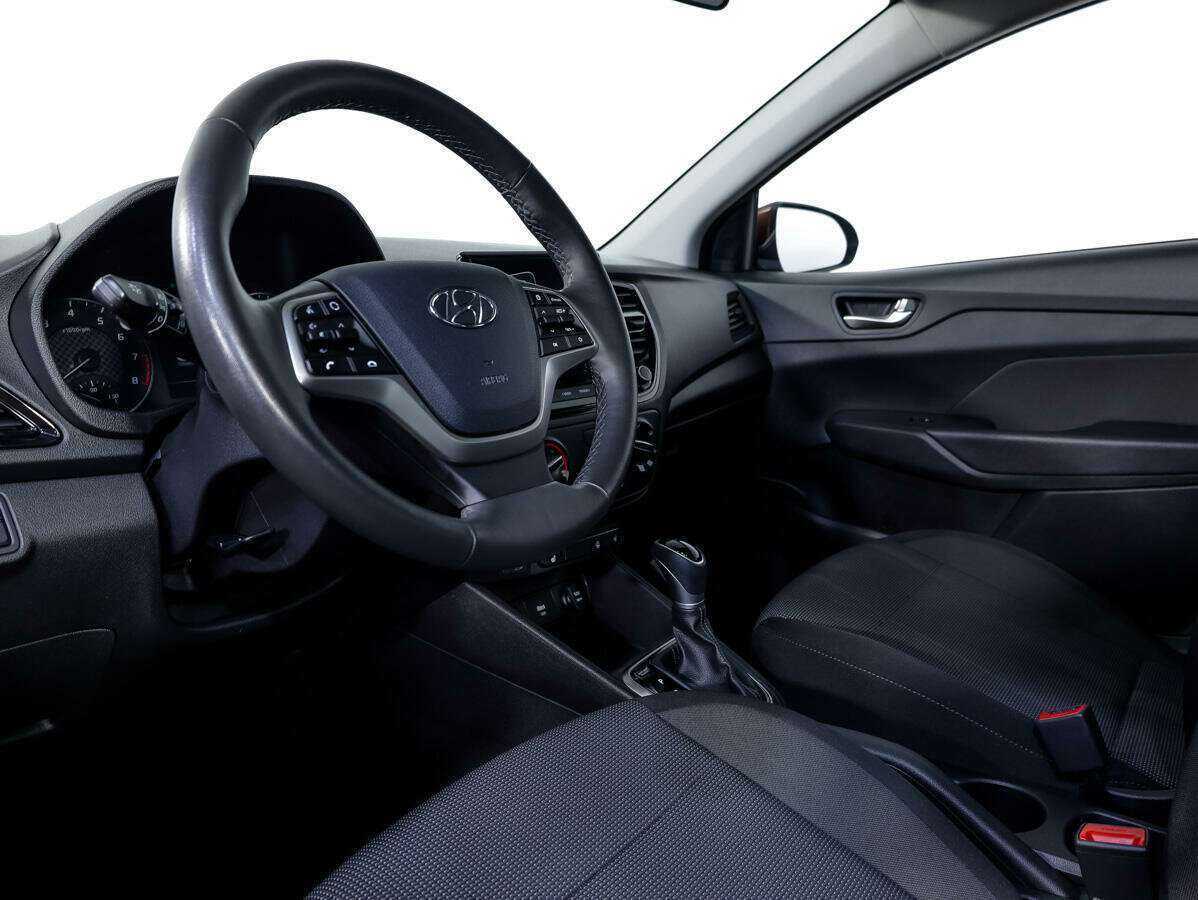 Hyundai Solaris с пробегом — 2021 год. Фото: #10