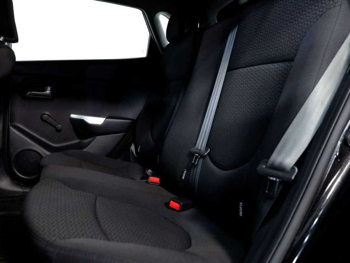 Kia Rio с пробегом — 2012 год. Фото: #10