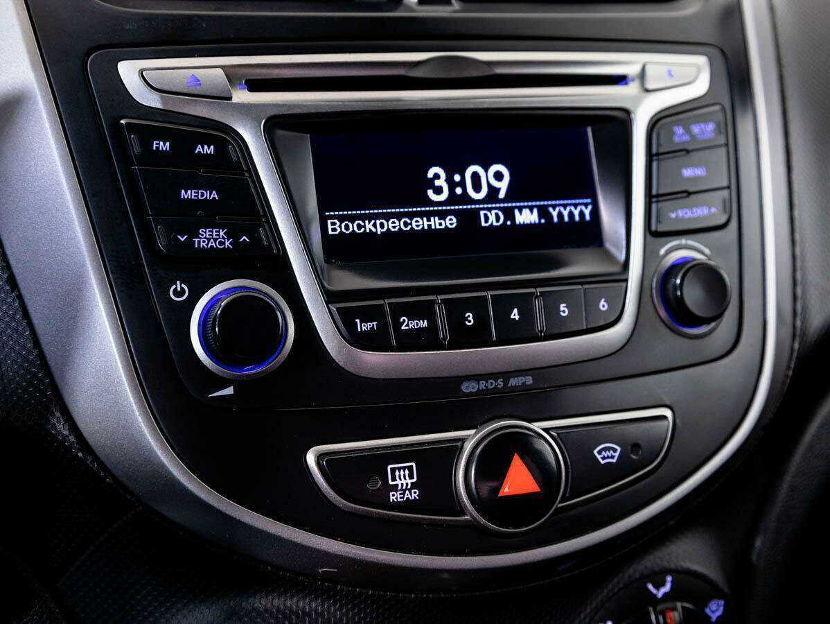 Hyundai Solaris с пробегом — 2014 год. Фото: #14