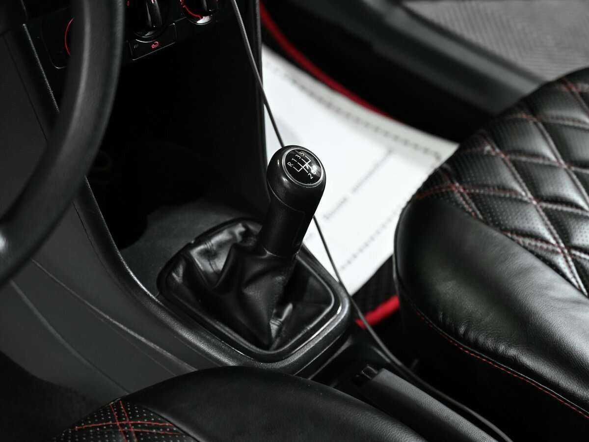 Volkswagen Polo с пробегом — 2012 год. Фото: #8