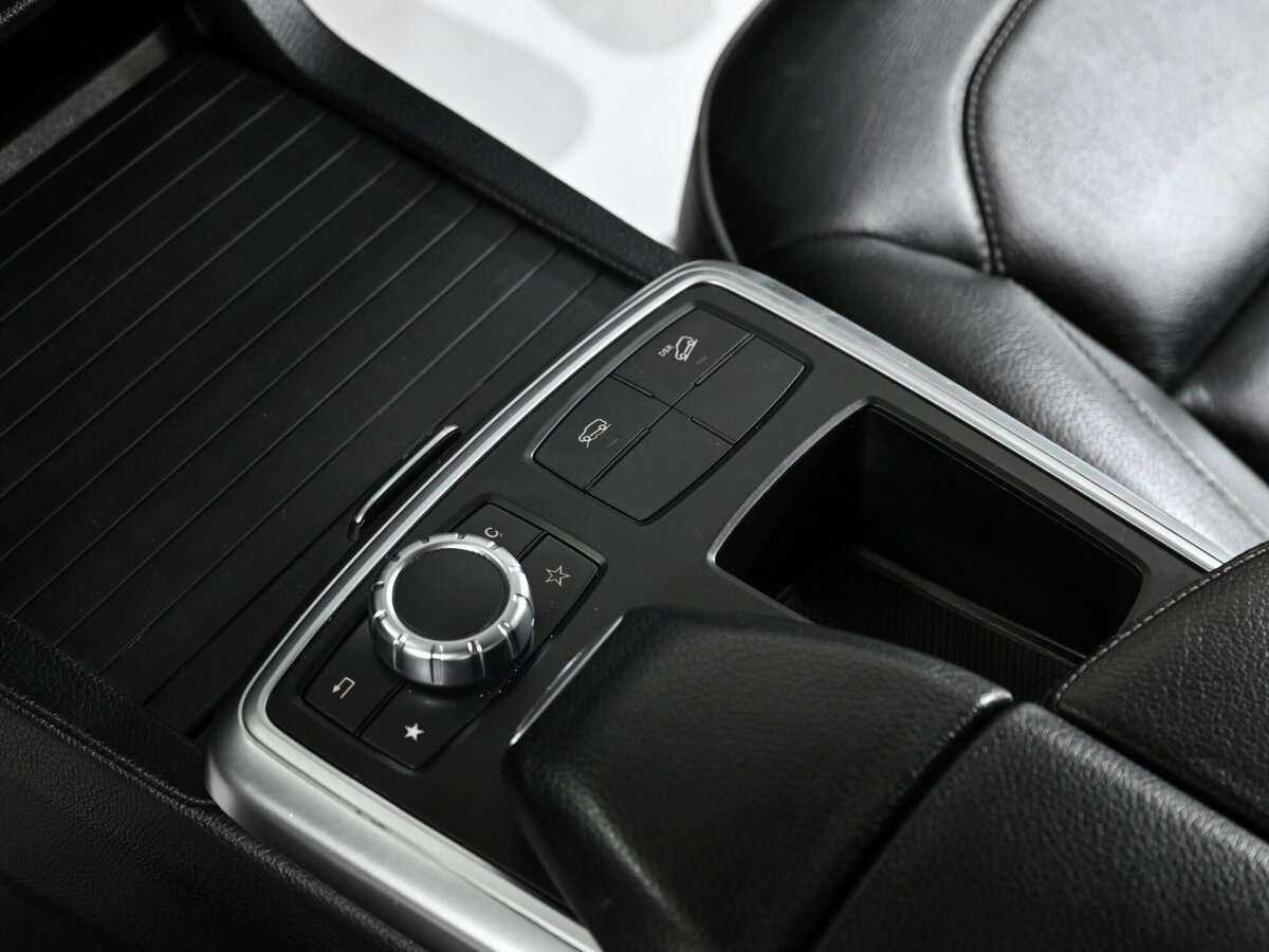 Mercedes-Benz M-Класс с пробегом — 2012 год. Фото: #10