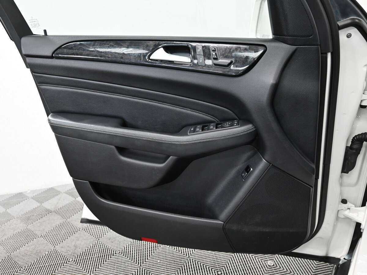 Mercedes-Benz M-Класс с пробегом — 2012 год. Фото: #11