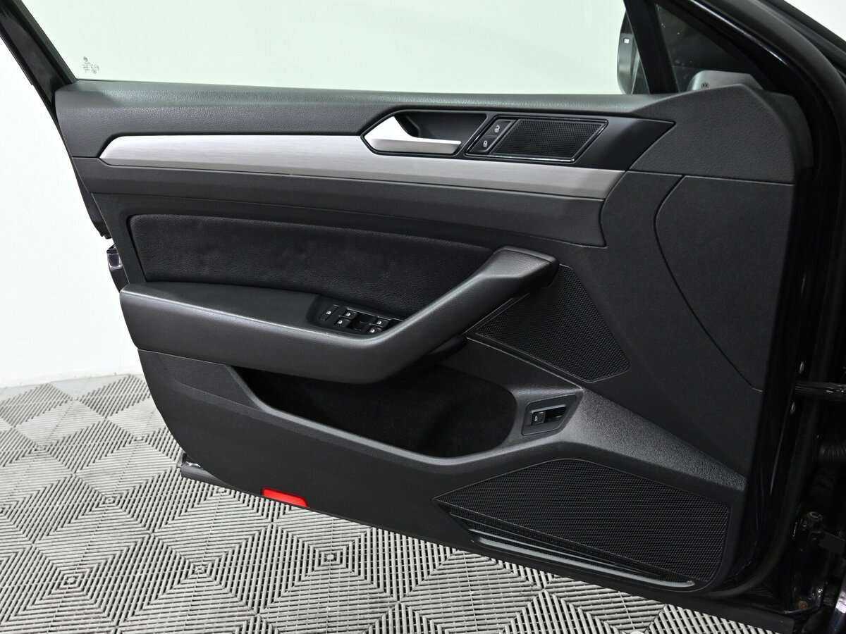 Volkswagen Passat с пробегом — 2016 год. Фото: #10