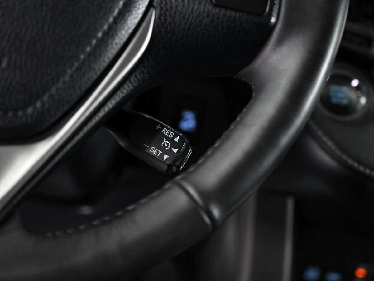 Toyota RAV4 с пробегом — 2018 год. Фото: #9