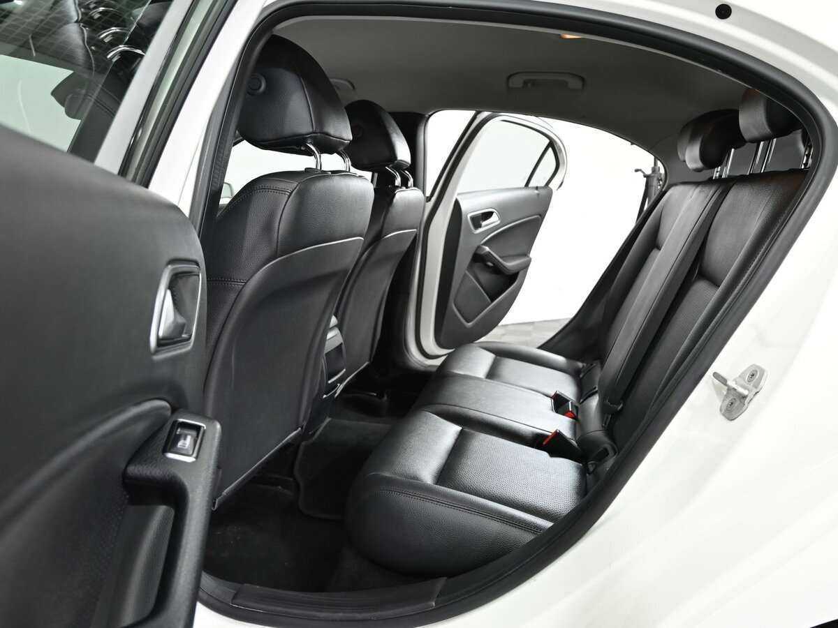 Mercedes-Benz A-Класс с пробегом — 2014 год. Фото: #10