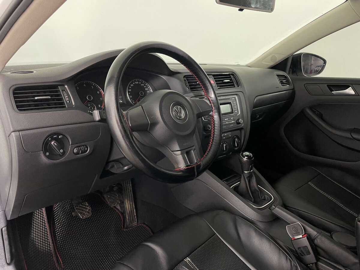 Volkswagen Jetta с пробегом — 2014 год. Фото: #6