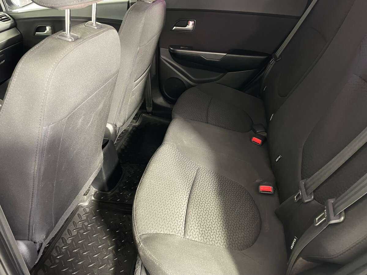 Kia Rio с пробегом — 2013 год. Фото: #17