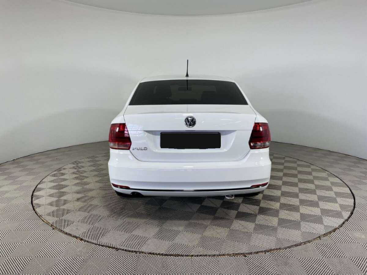 Volkswagen Polo с пробегом — 2016 год. Фото: #4