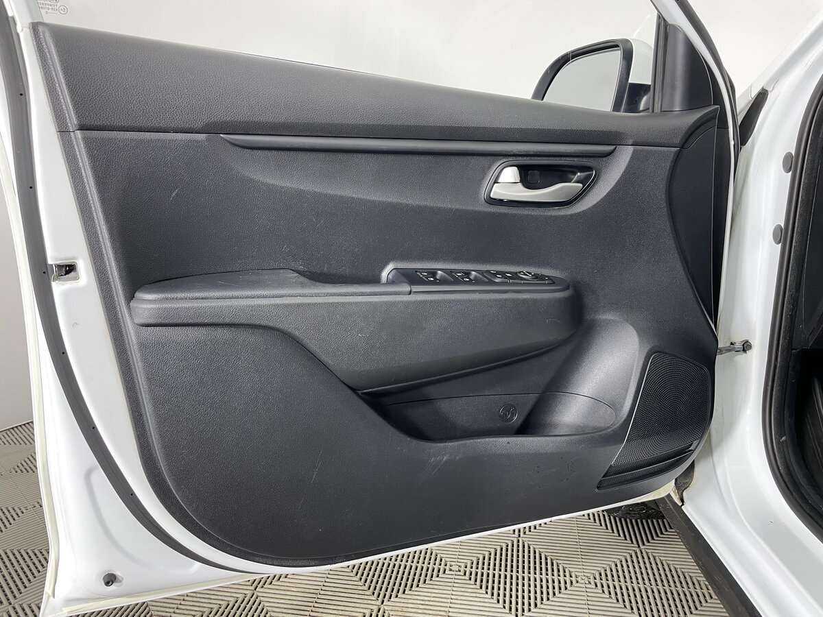 Kia Rio с пробегом — 2020 год. Фото: #20