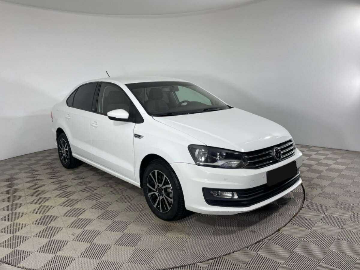 Volkswagen Polo с пробегом — 2016 год. Фото: #2