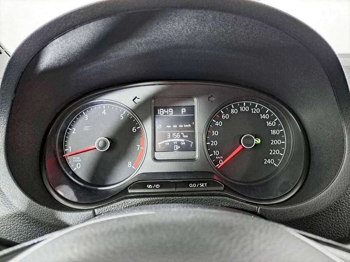 Volkswagen Polo с пробегом — 2016 год. Фото: #10