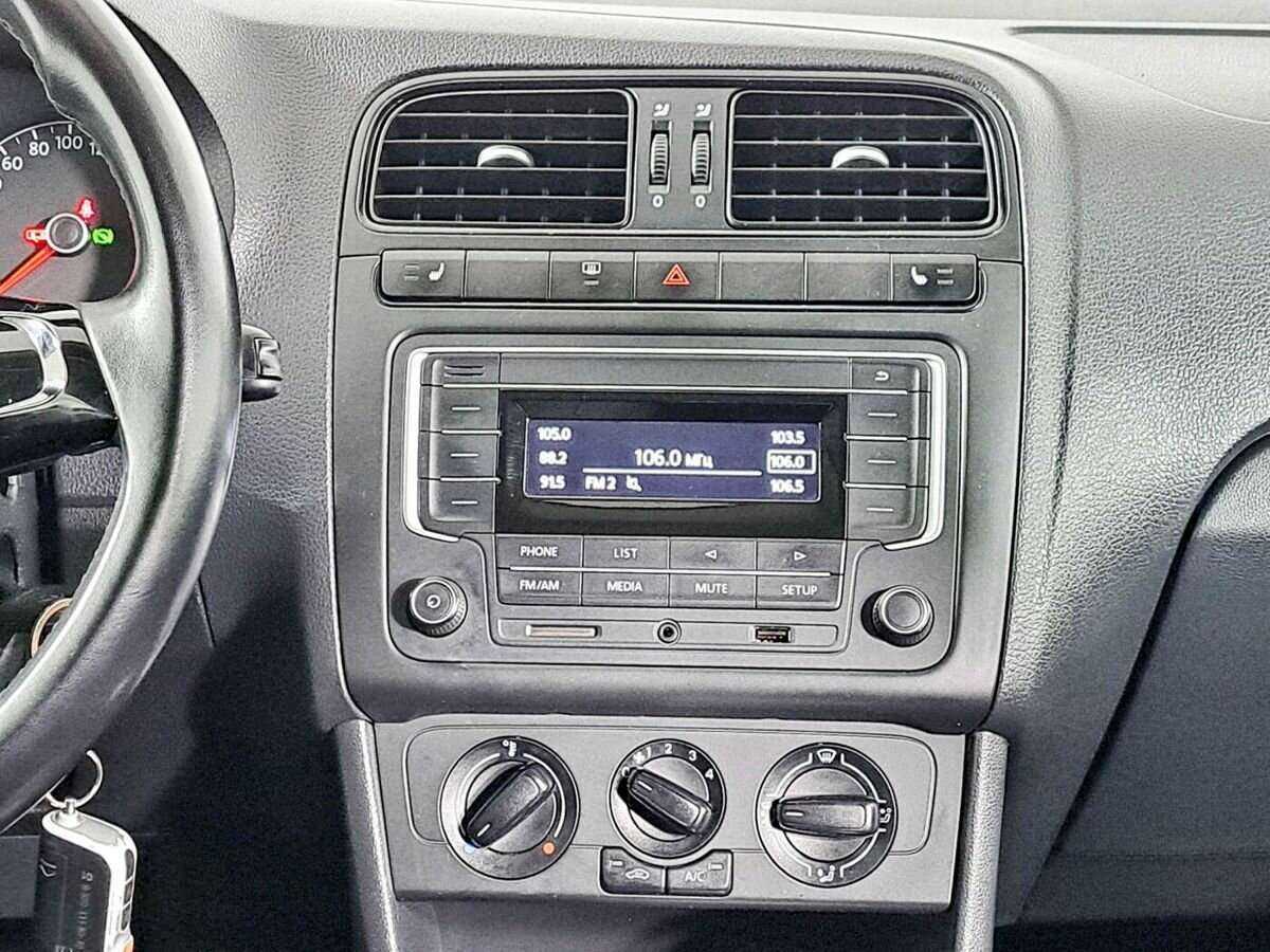 Volkswagen Polo с пробегом — 2016 год. Фото: #12