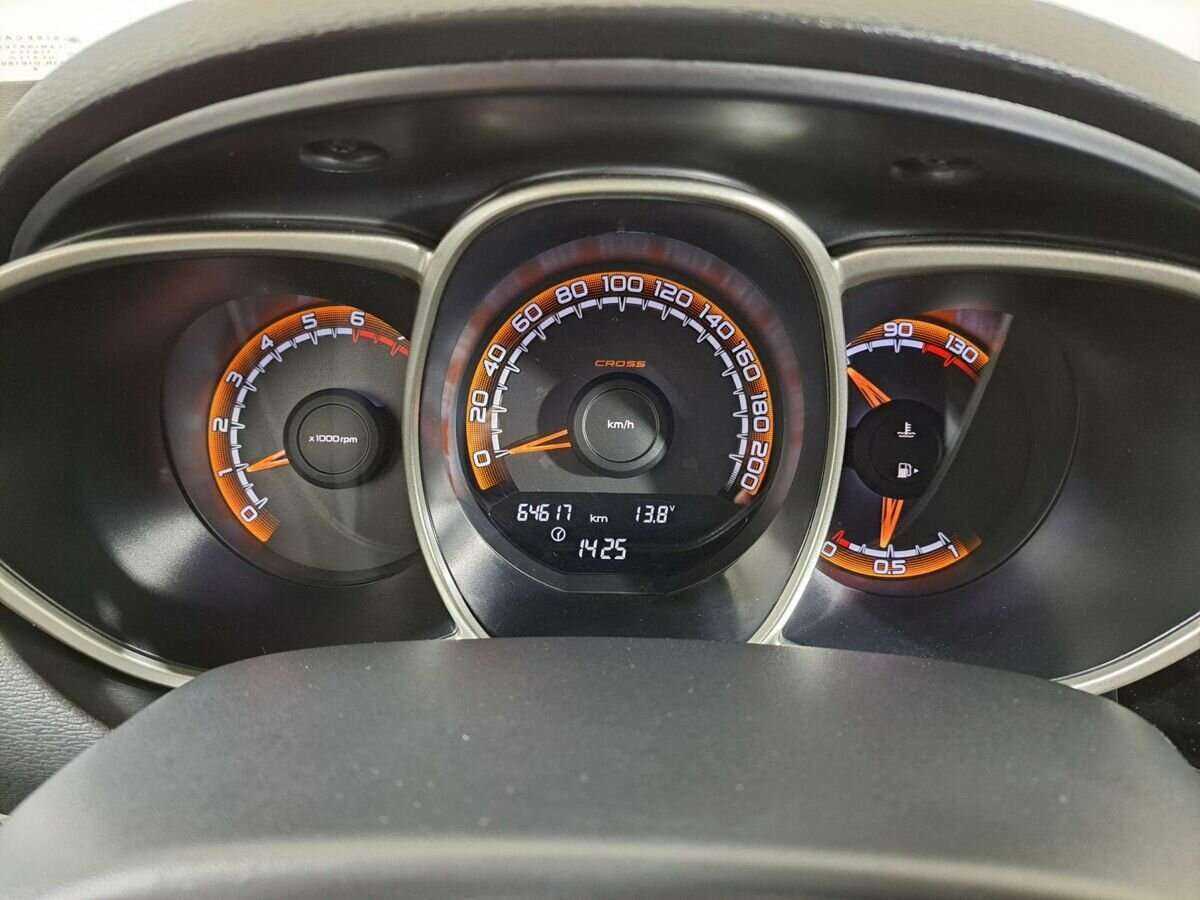 Lada (ВАЗ) Vesta с пробегом — 2019 год. Фото: #10