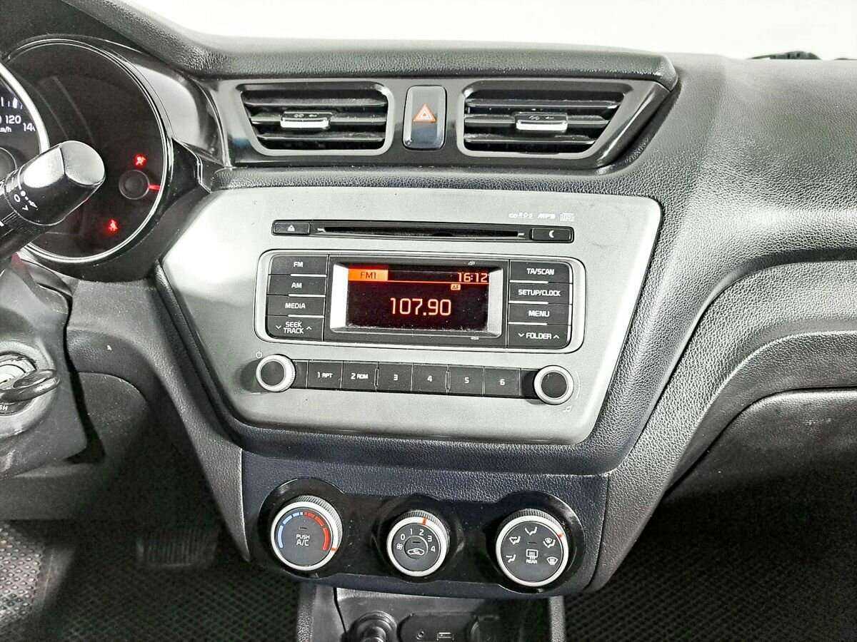 Kia Rio с пробегом — 2016 год. Фото: #12
