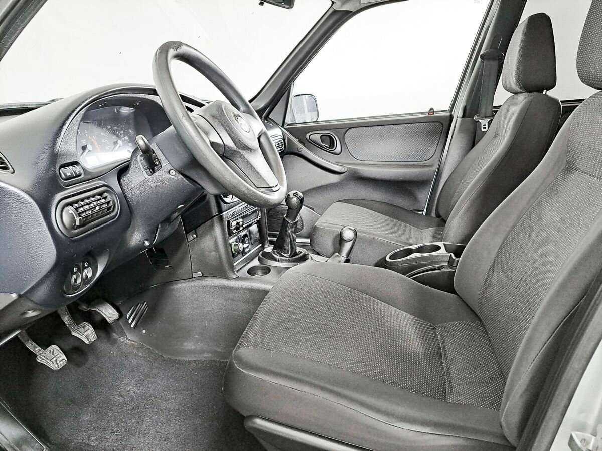 Chevrolet Niva с пробегом — 2013 год. Фото: #13