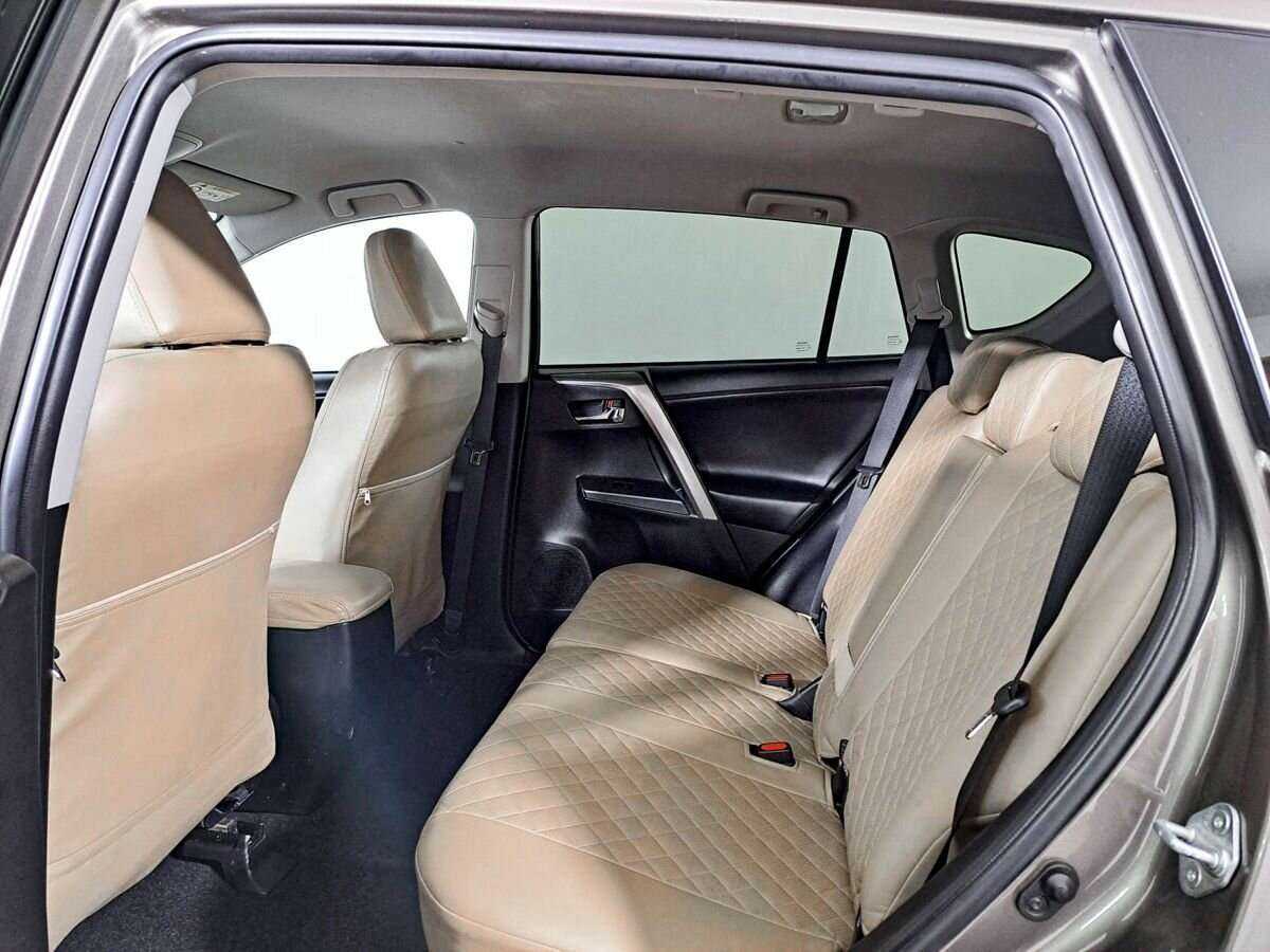 Toyota RAV4 с пробегом — 2019 год. Фото: #10