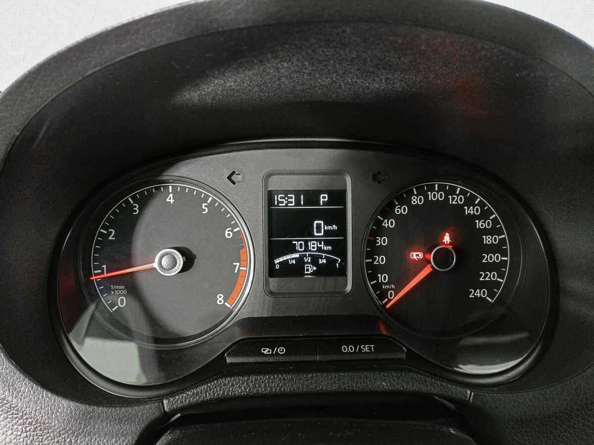 Volkswagen Polo с пробегом — 2017 год. Фото: #10