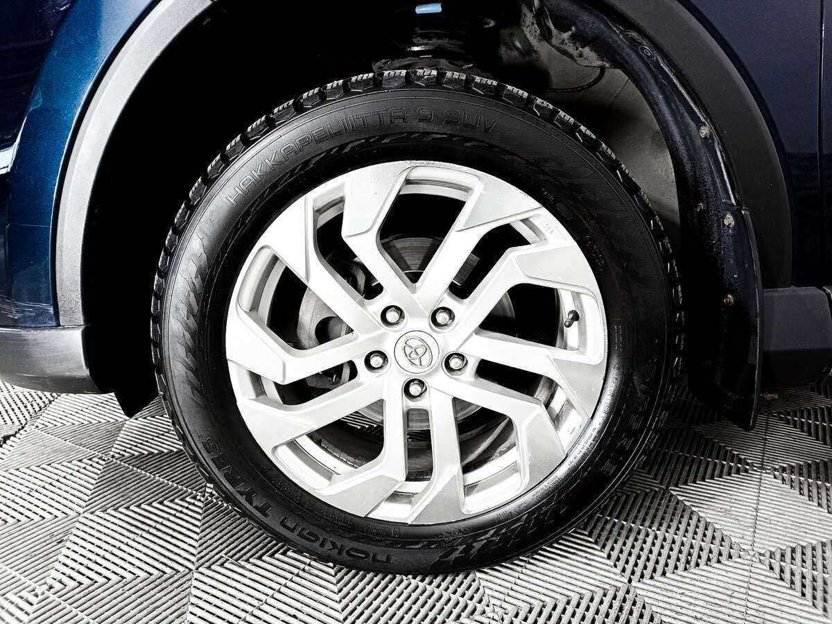 Toyota RAV4 с пробегом — 2019 год. Фото: #17