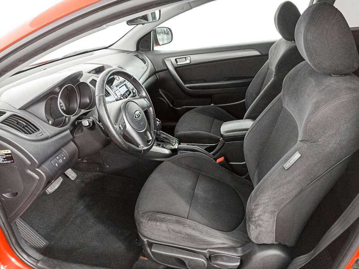 Kia Cerato с пробегом — 2012 год. Фото: #13