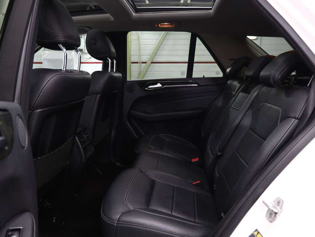 Mercedes-Benz M-Класс с пробегом — 2015 год. Фото: #9